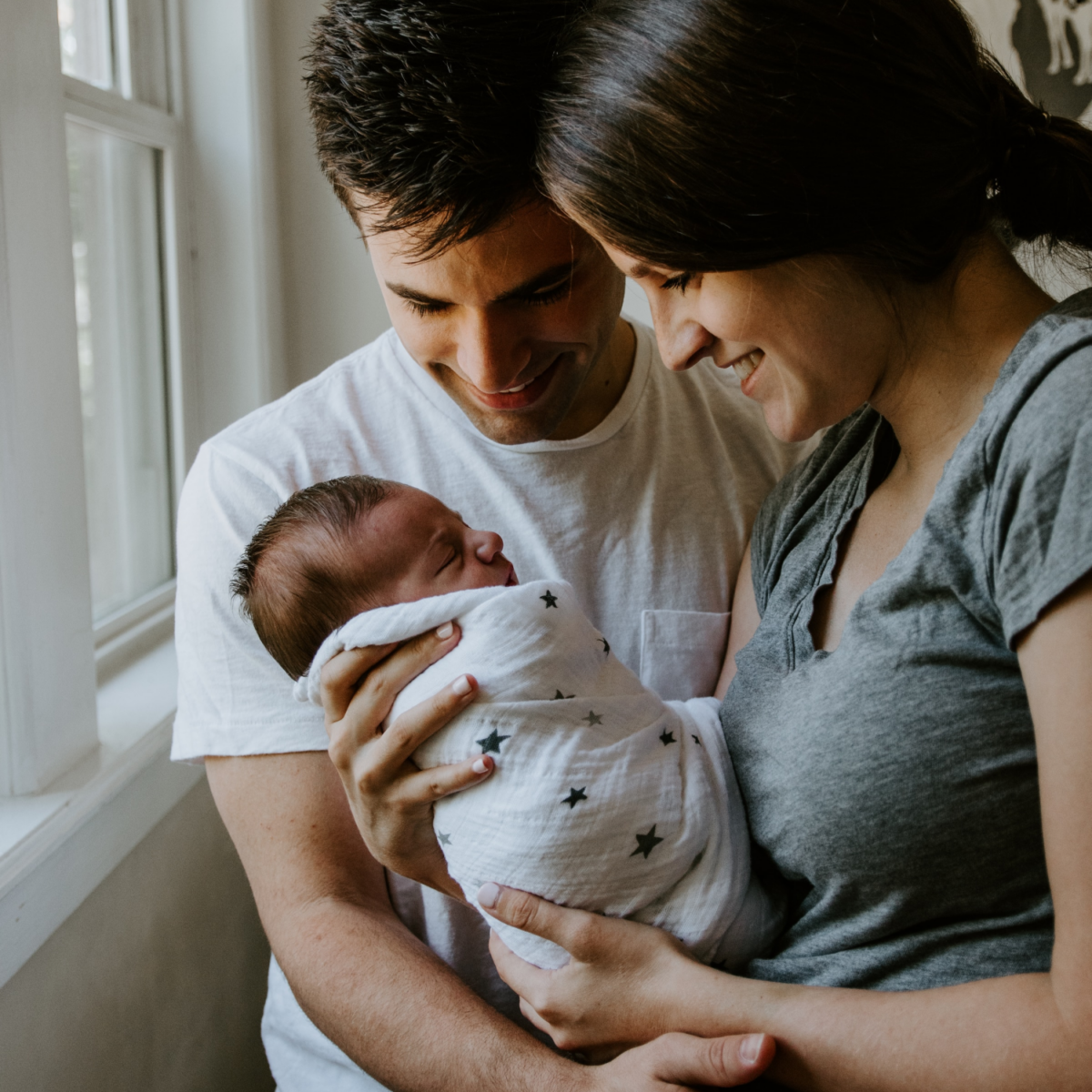 Bringing Comfort to New Parents: Essential Gifts and Meal Train Ideas